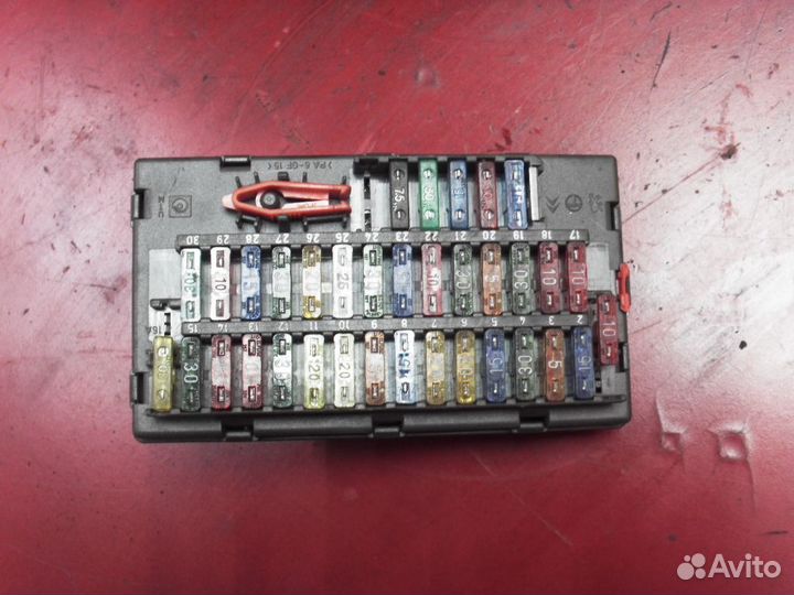 Блок предохранителей 6500C3 Peugeot 405 (4B)