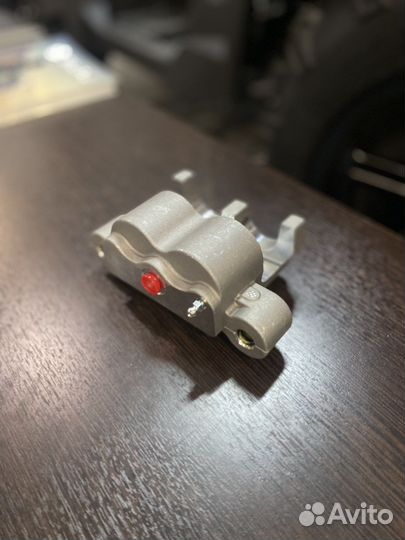 2502-030 Тормозной супорт правый WC X