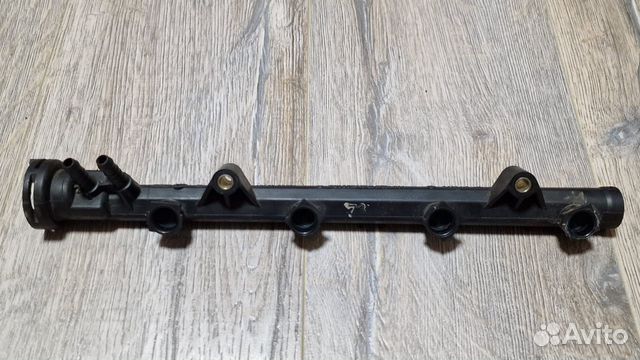 Рейка топливная (рампа) VW Polo III