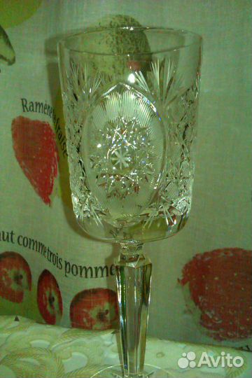 Хрустальные фужеры, бокалы, рюмки на ножках