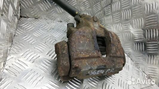 Суппорт тормозной передний правый peugeot 307 (96E