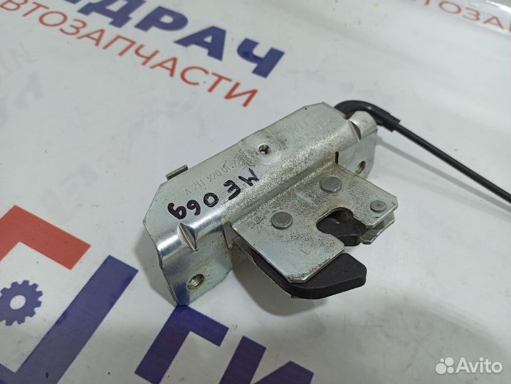 Замок спинки сиденья задний левый Mercedes-Benz W2