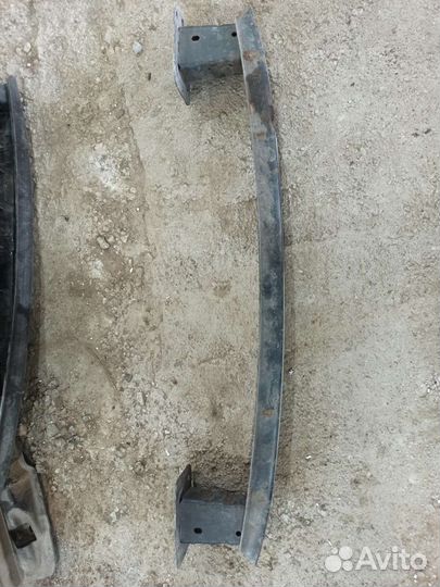 Усилитель заднего бампера Ford Focus 2