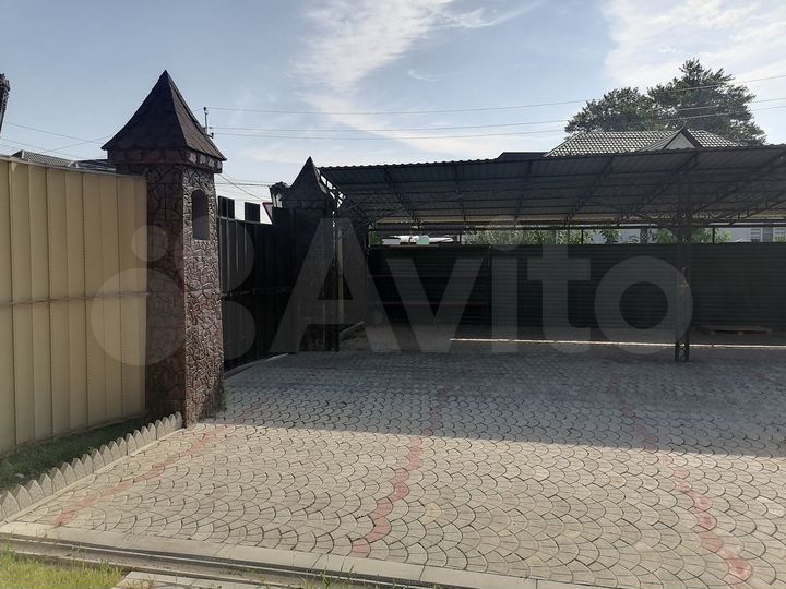 Дом 289,8 м² на участке 13,5 сот.