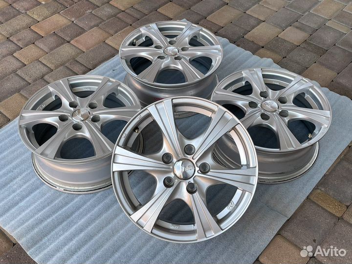 Диски 15” 5х114.3 Weds Fang