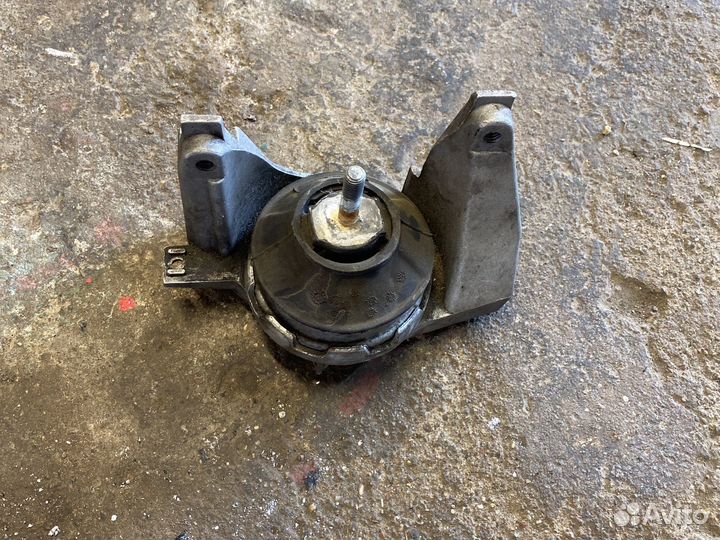 Подушка двигателя Audi c4 a6 100