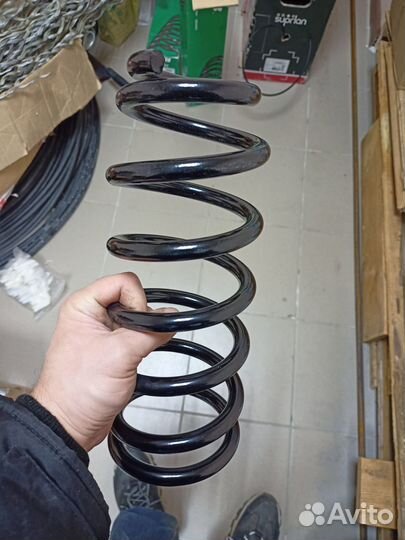 Пружина подвески задней 20380-AE320 / KYB RC6430