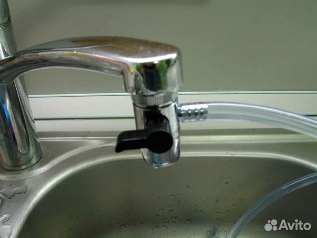 Дивертор - переходник на кран универсальный 8 мм