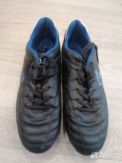 Футбольные бутсы