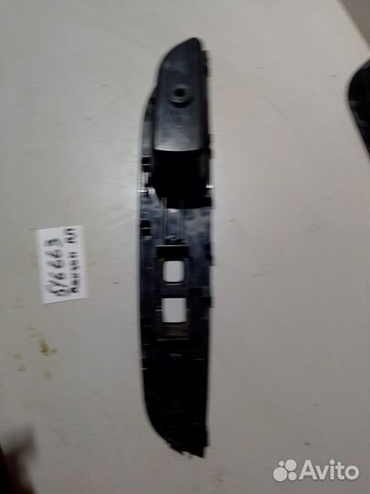 Накладка обшивки двери передняя правая
