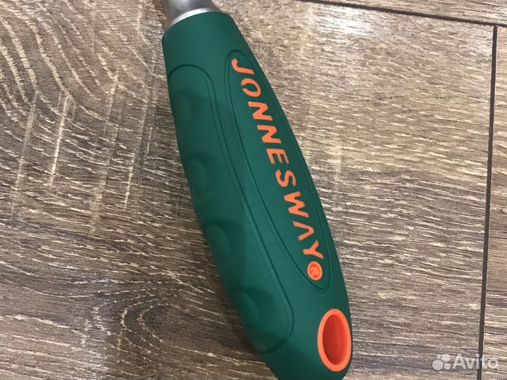 Ключ трещотка jonnesway 1/2