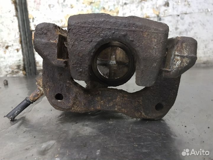 Суппорт задний правый Honda Civic 8 4D Sedan (FD)