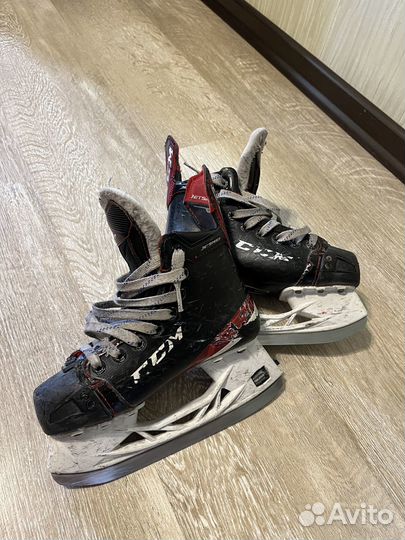 Коньки хоккейные ccm