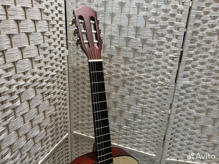 Гитара натуральная
