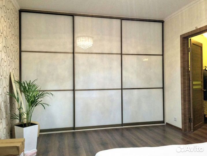 Шкаф с зеркалом