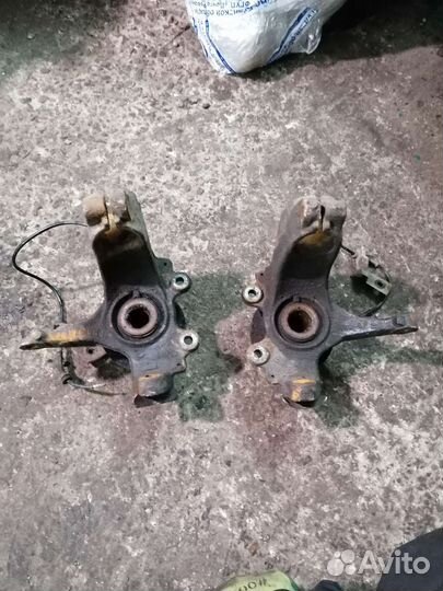 Поворотные кулаки цапфы фокус 2