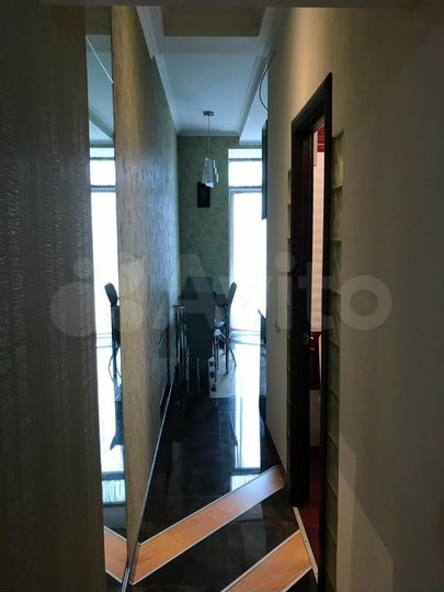 2-к. квартира, 52 м², 3/3 эт.