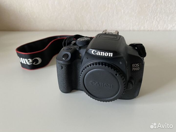 Фотоаппарат Canon EOS 700D