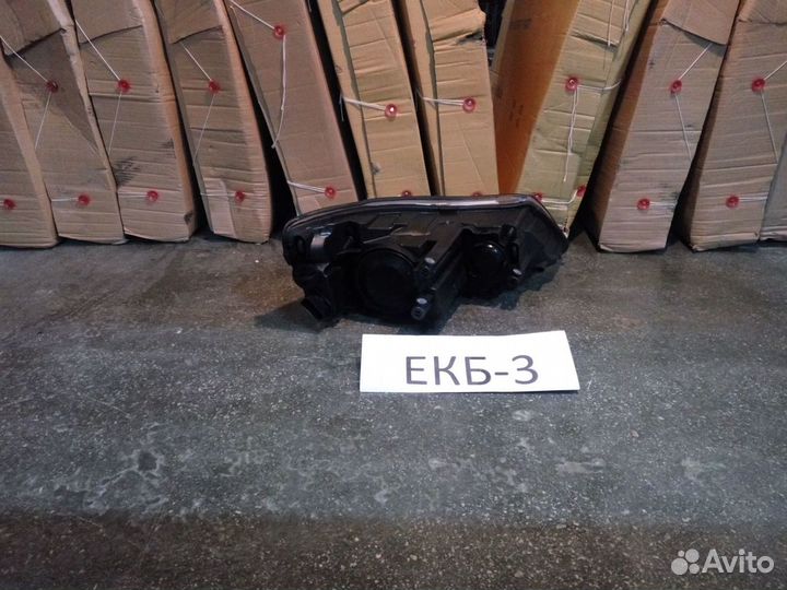 Фара передняя левая на Skoda Octavia A5