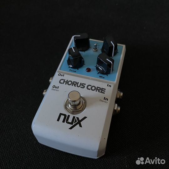 Педаль эффектов хорус Nux Chorus Core