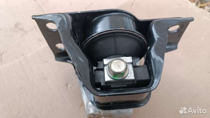 Подушка двигателя Ниссан Микра Ноут Марч