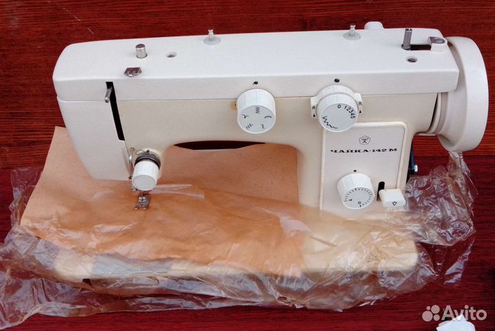 Новая швейная машина Чайка 142м