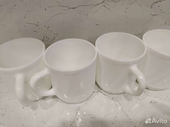 Кружки, тарелки, бокалы все в отличном состоянии