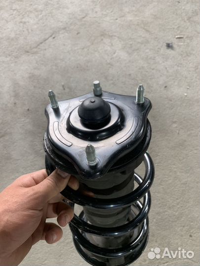 Амортизатор передний R Honda CR-V 5,crv5.Оигинал