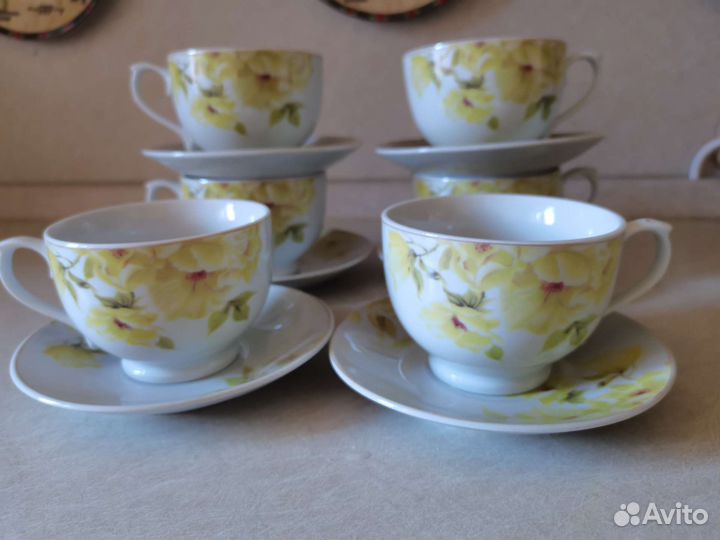 Фарфоровый чайный сервиз