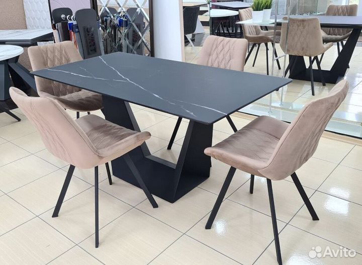 Стол повашимразмерам SVR-35428