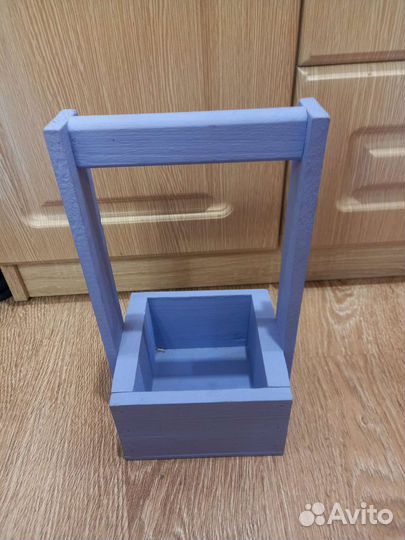 Деревяннный ящик для цветов или подарков