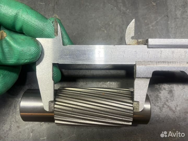 Вал кома hino