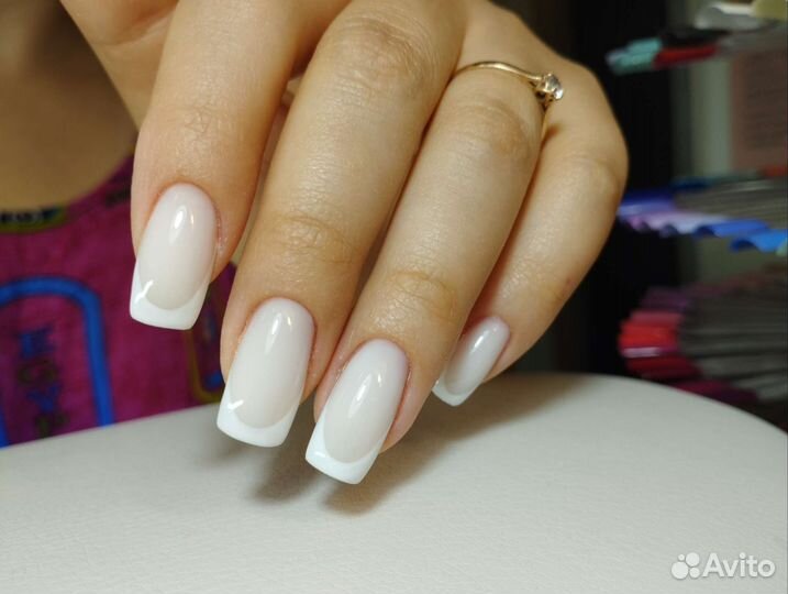 Маникюр и педикюр в Парковом