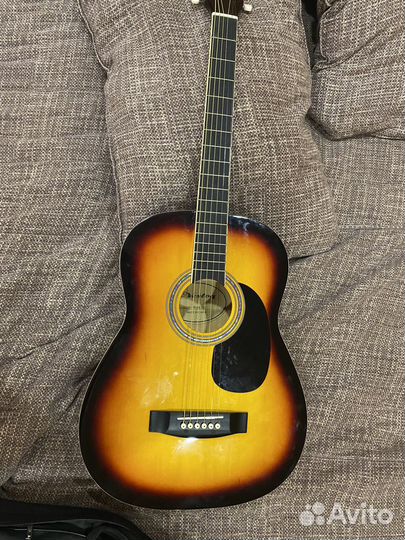 Акустическая гитара