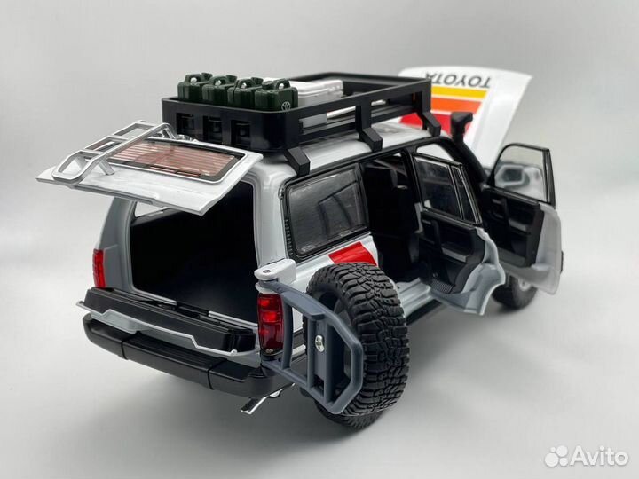 Модель авто Toyota Land Cruiser 80 Off-road 1:24