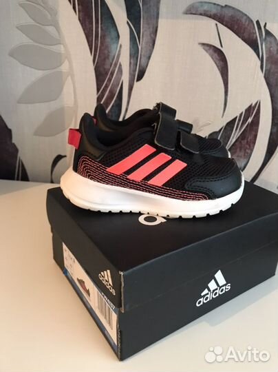 Кроссовки adidas