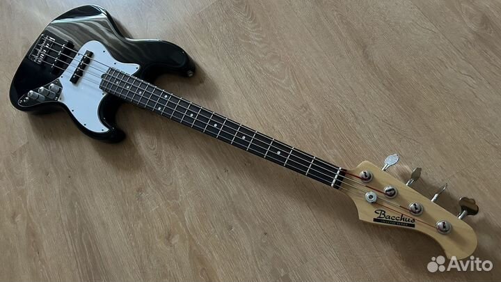Бас гитара Bacchus BJB-300R Jazz Bass