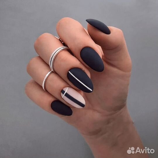 Маникюр и педикюр