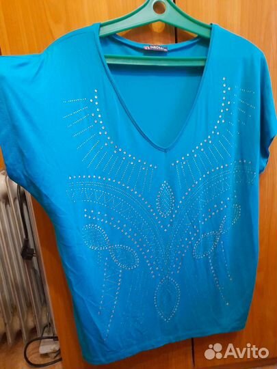 Костюм женский 52-54. платье и футболки 54-56