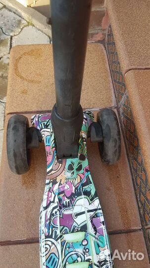 Самокат трехколесный