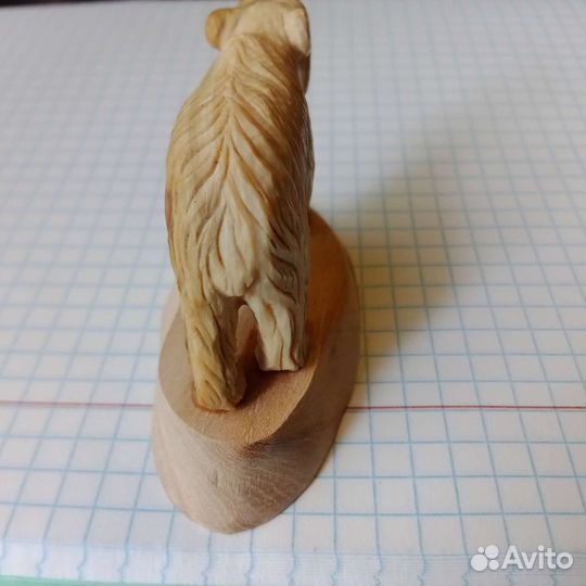 Фигурка медведя из слоновой кости