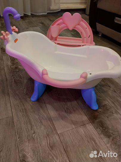 Стул для кормления и ванная