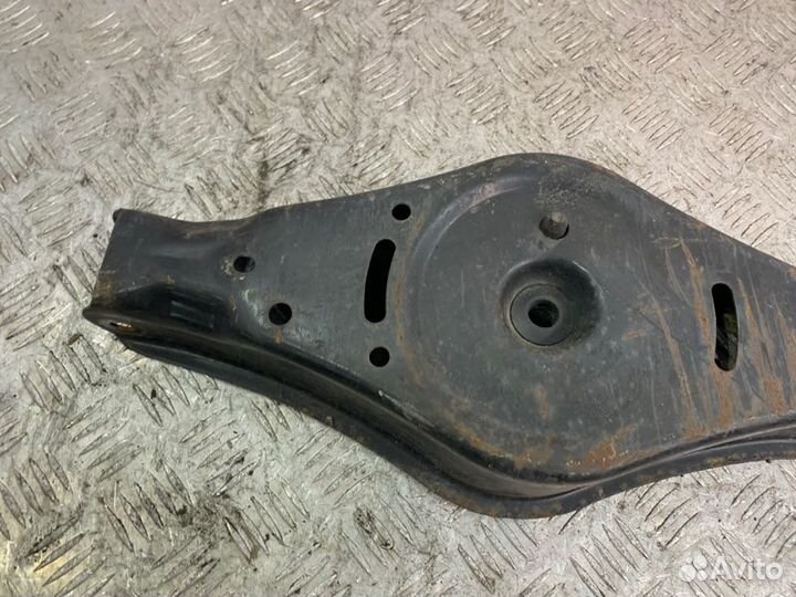 Рычаг подвески задний правый Volkswagen Tiguan 5N