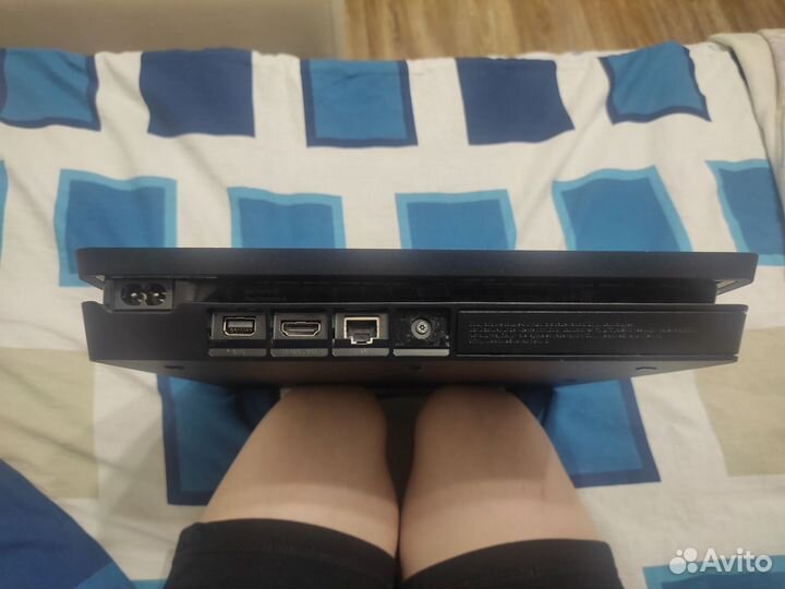 Sony playstation 4 slim