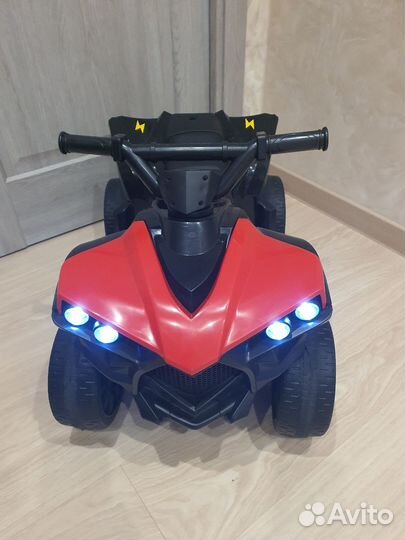 Детский квадроцикл на аккумуляторе