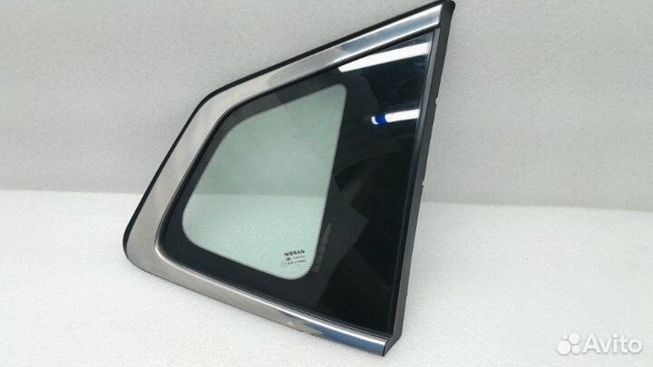 Стекло кузовное глухое заднее правое Nissan