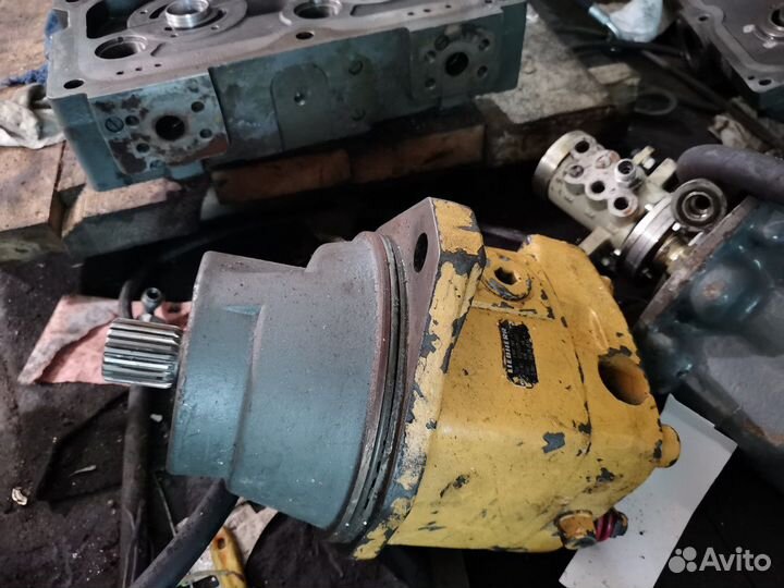 Гидромотор хода liebherr R974 FMF 165