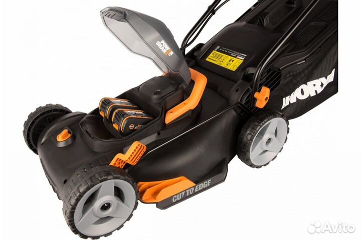 Аккумуляторная газонокосилка Worx WG743E