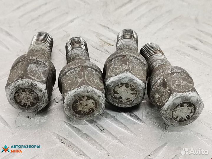 Болт колесный Peugeot 406 рест. 2000 701601139B