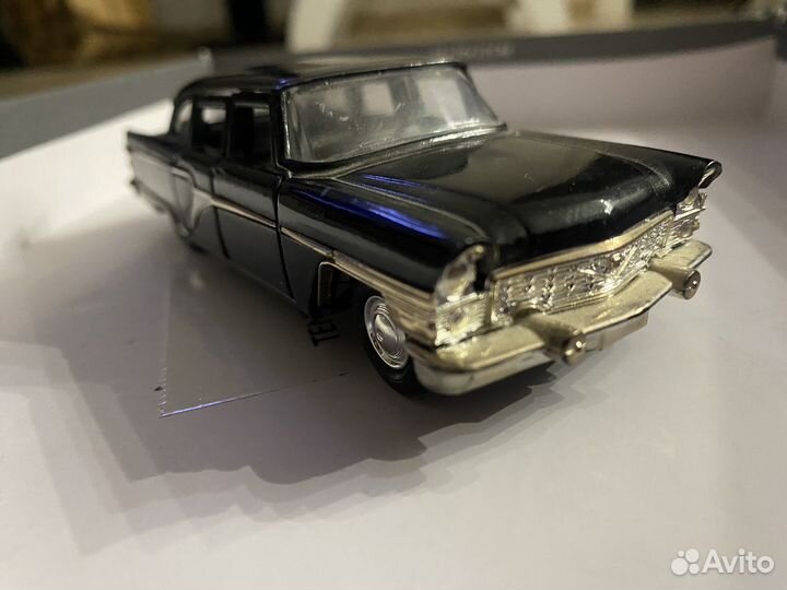 Модель автомобиля газ-13 чайка СССР